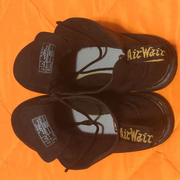 Dr. Martens - Ember Chukka Boot in Black - Picture 3 of 6